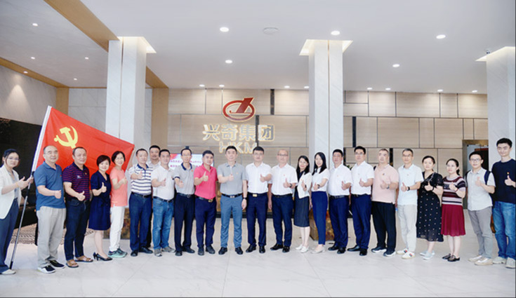 �������� �ں���������ϲӭ��ʮ�� �ܽ������̡����⵳������ѧ�����˶�